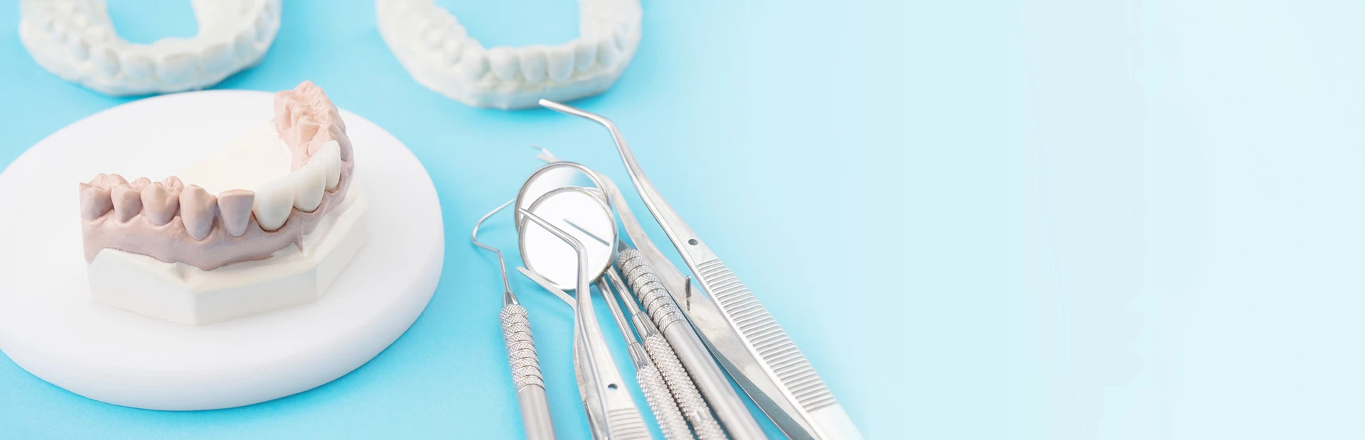 Proteza do zębów i narzędzia stomatologiczne